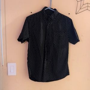 Skull and crossbone short sleeve button up small